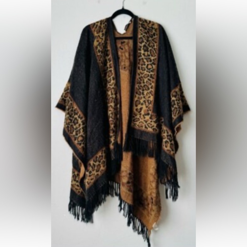 NWT Soft Surroundings Womens Leopard Poncho Wrap Sweater One Size Mobwife Soft